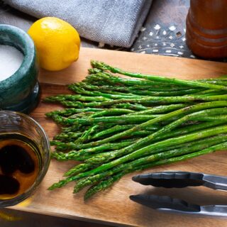 Elevate your asparagus game with a quick char and smoky kiss! Grilling brings out the natural sweetness of this vibrant vegetable, transforming it into a tender, flavorful side dish perfect for any springtime feast. 

Full recipe here: 
https://4earthfarms.com/recipes/asparagus/#Grilled-asparagus

#grilledasparagus #grilled #asparagus #healthy #vegetables #4earth #4earthfarms